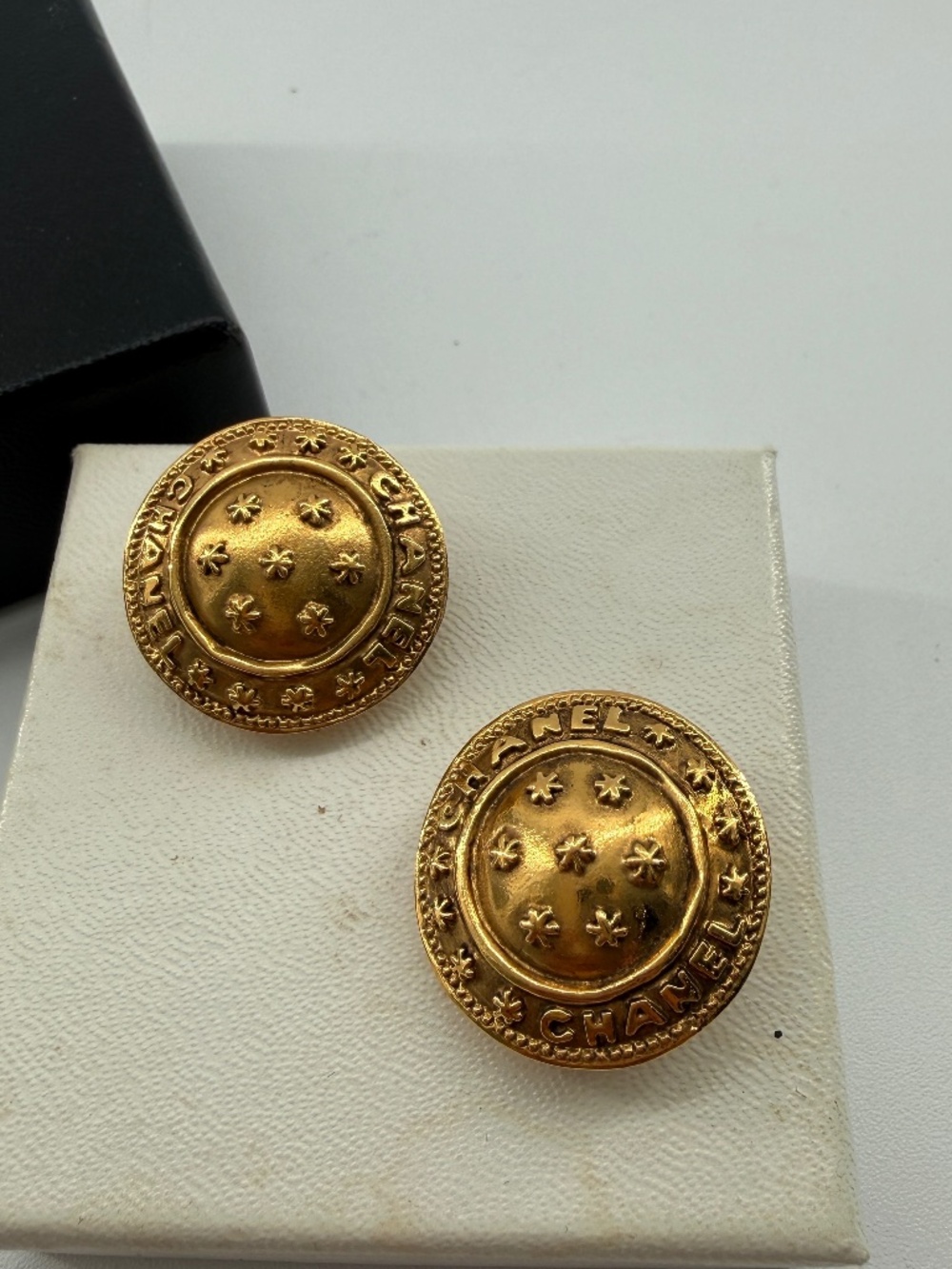 Chanel vintage earclips